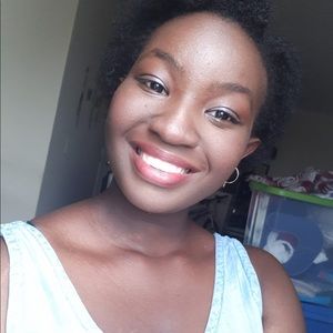 Meet your Posher, Adetu